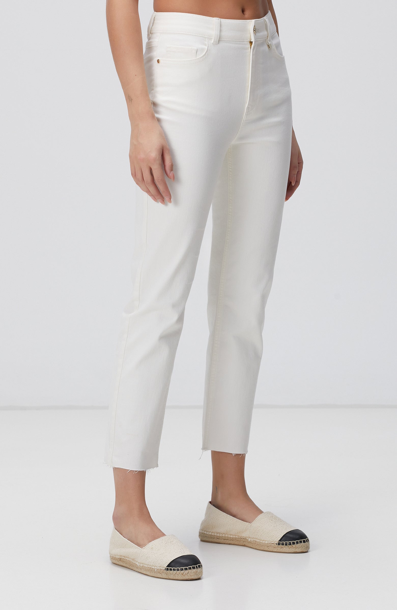 WOMEN'S Off-White Denim Pants