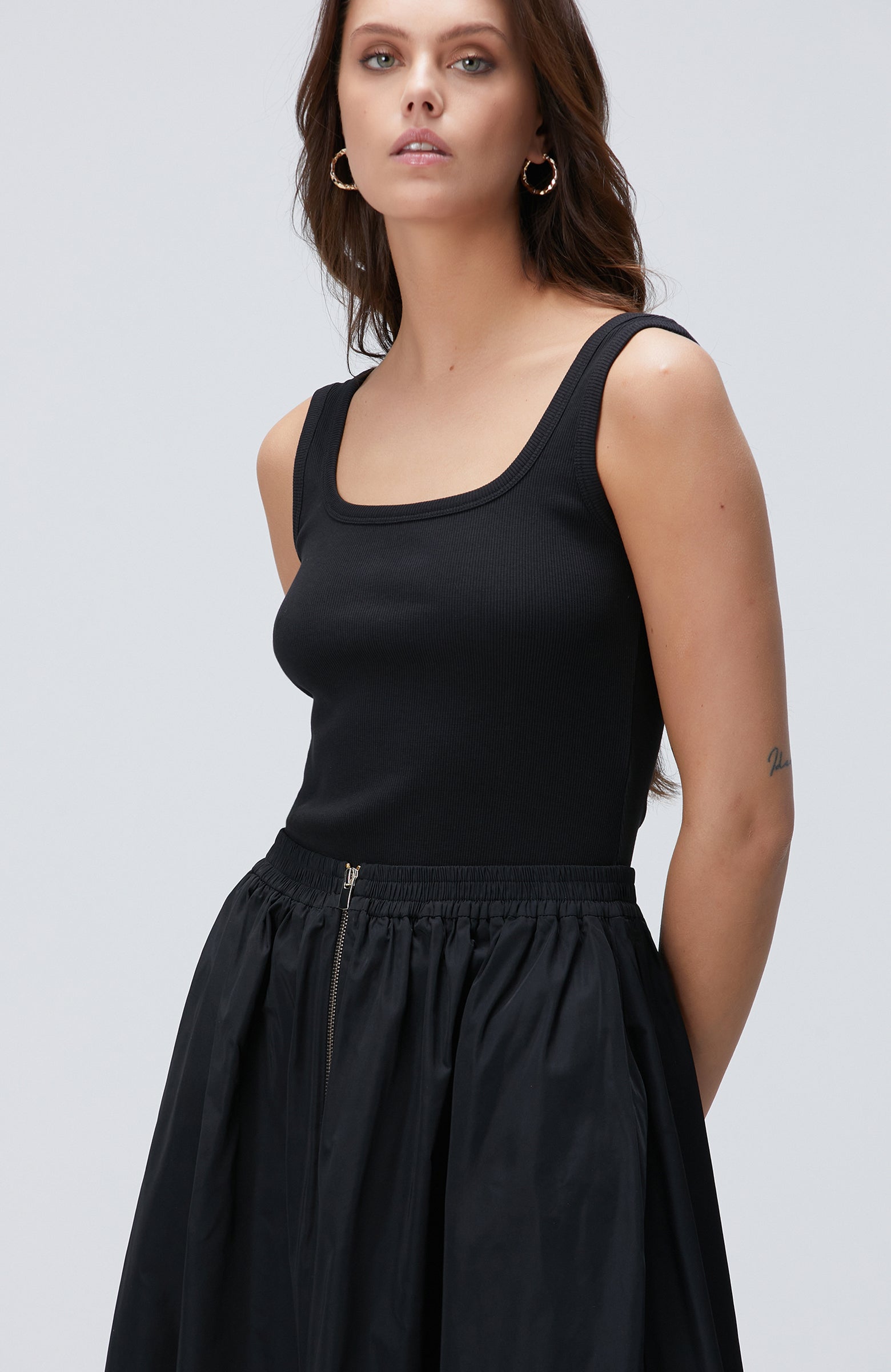 WOMEN'S Black Basic Tank Top