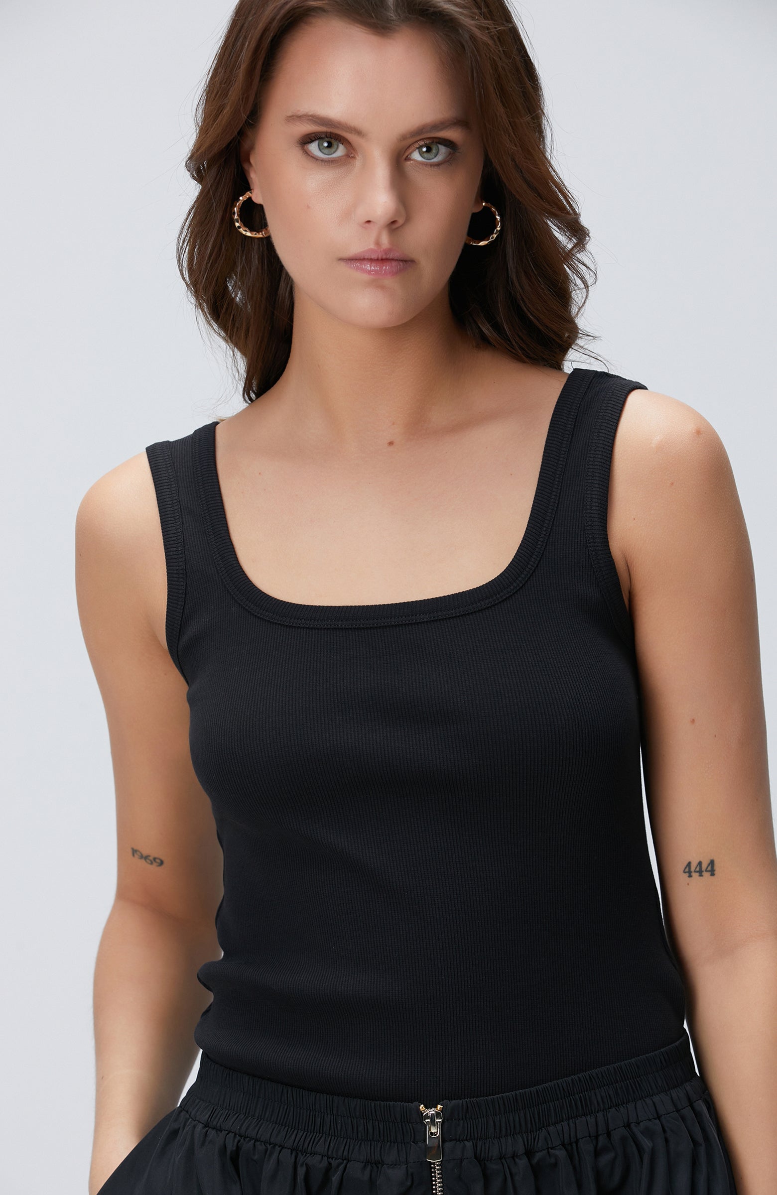 WOMEN'S Black Basic Tank Top