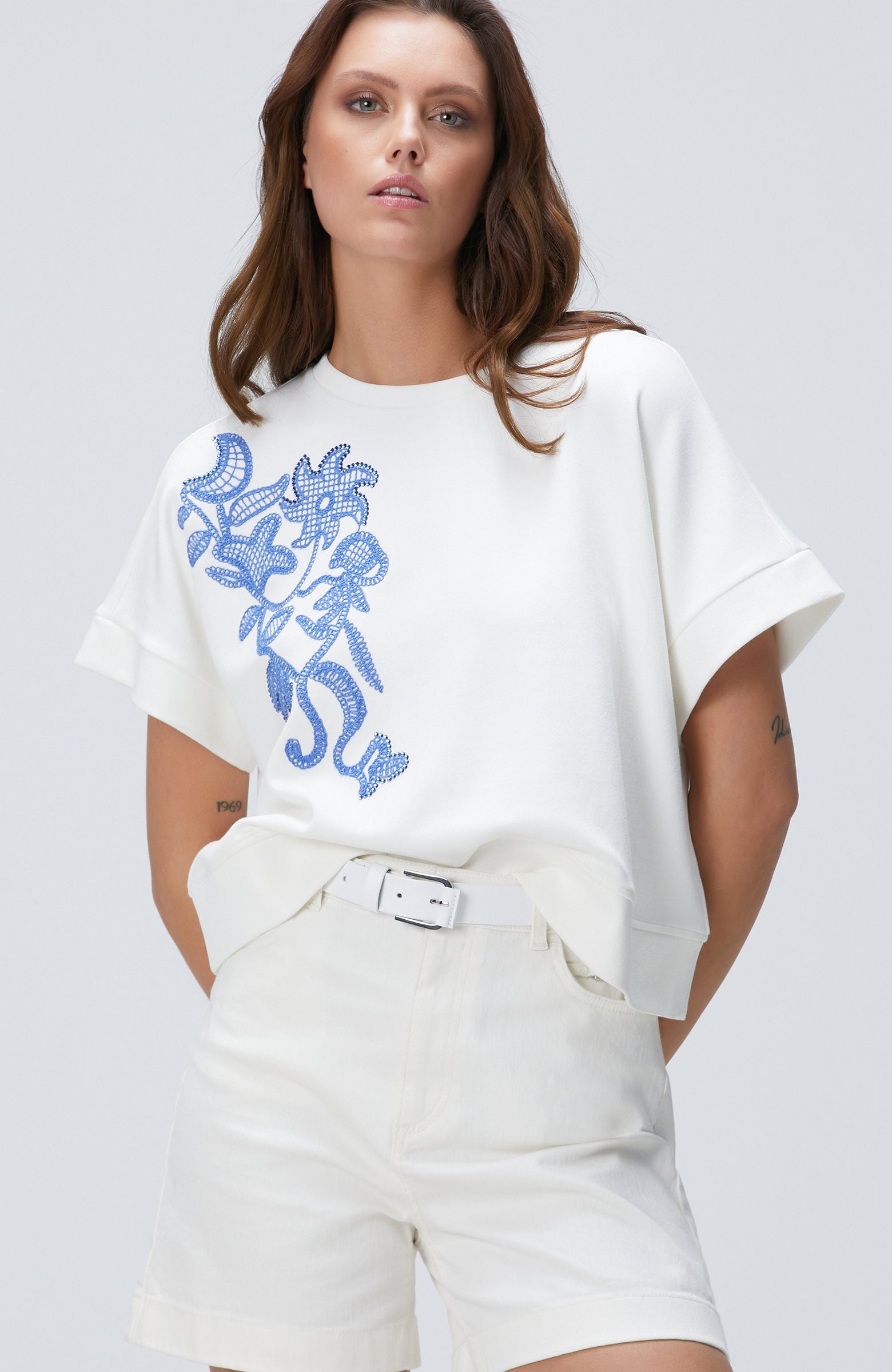 WOMEN'S Off-White Sweatshirt