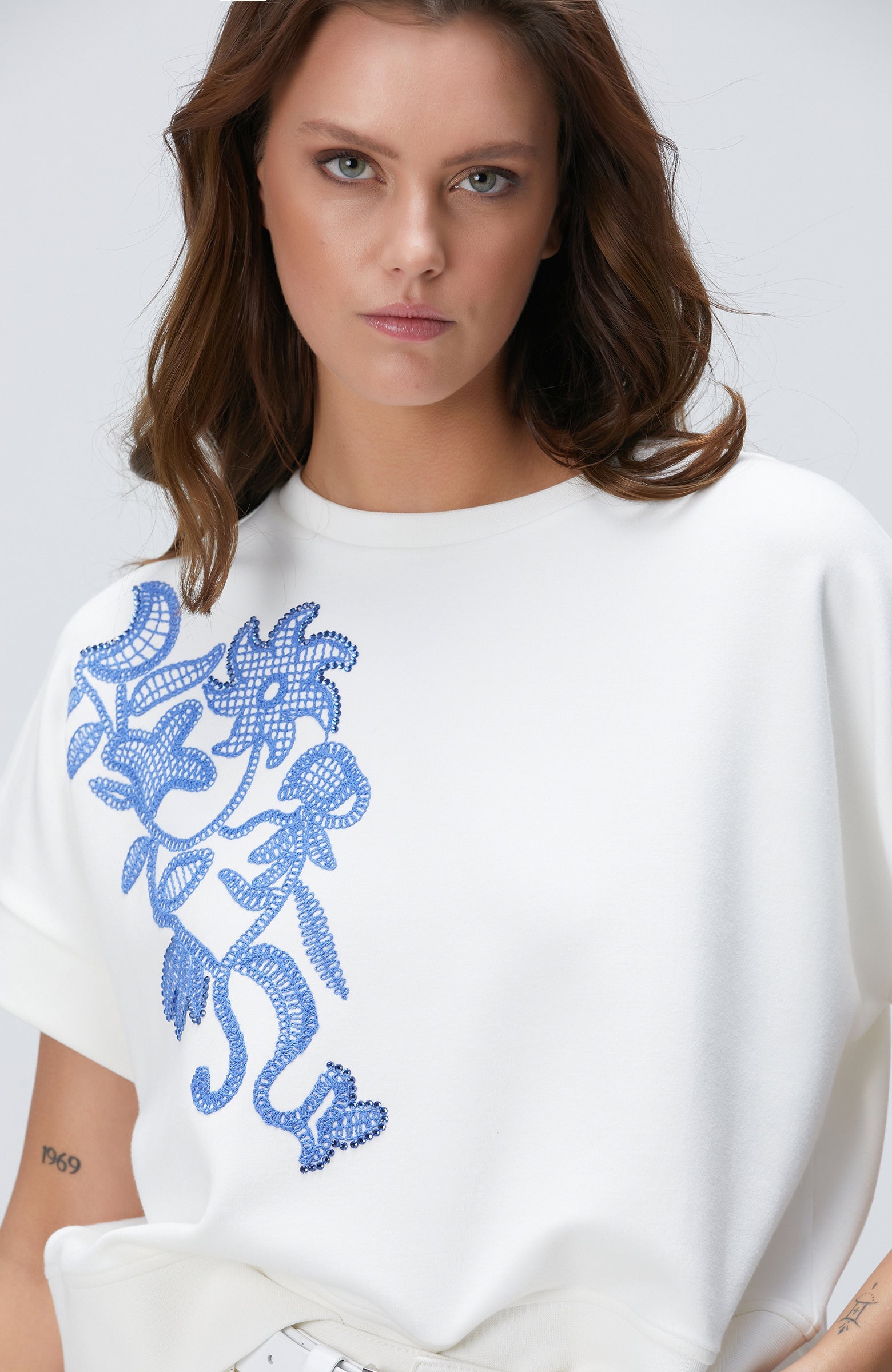 WOMEN'S Off-White Sweatshirt