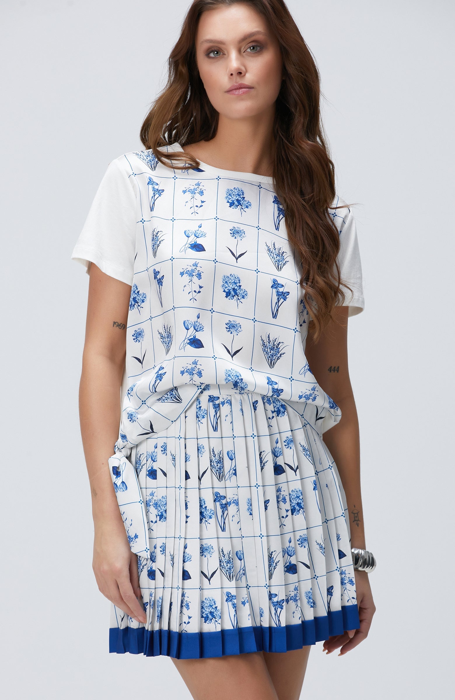 WOMEN'S Navy Blue Off-White Patterned T-Shirt