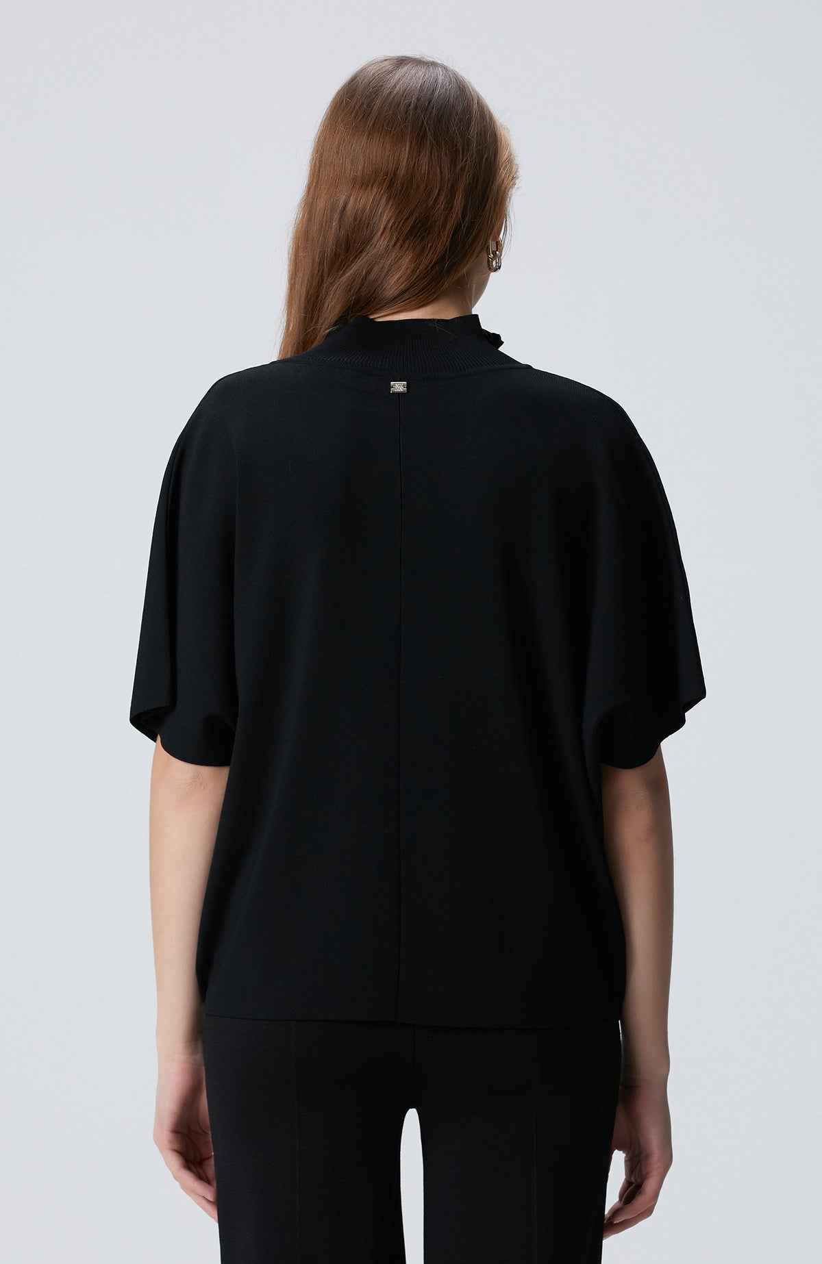 WOMEN'S Black Loose Form Basic Knit Sweater