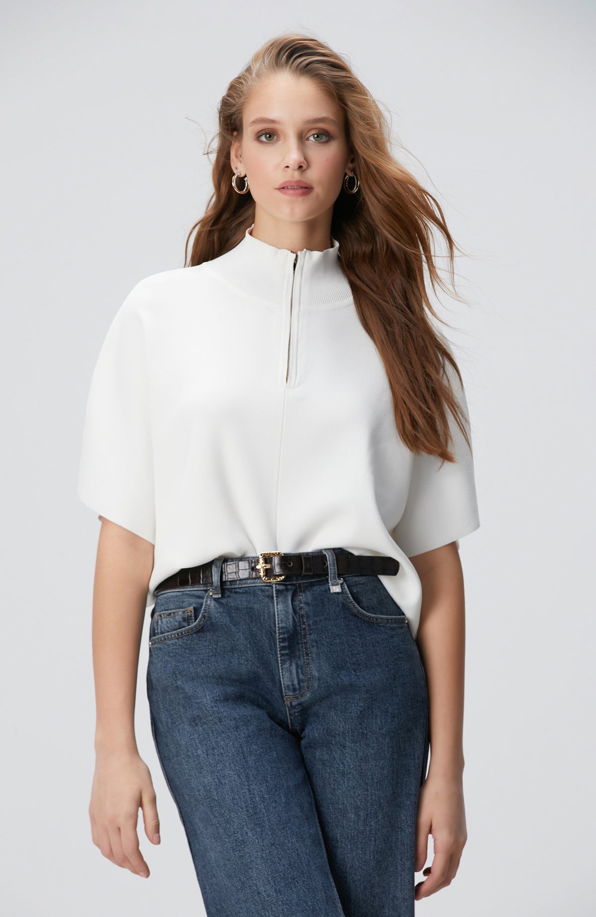 WOMEN'S Off-White Loose Form Basic Knit Sweater