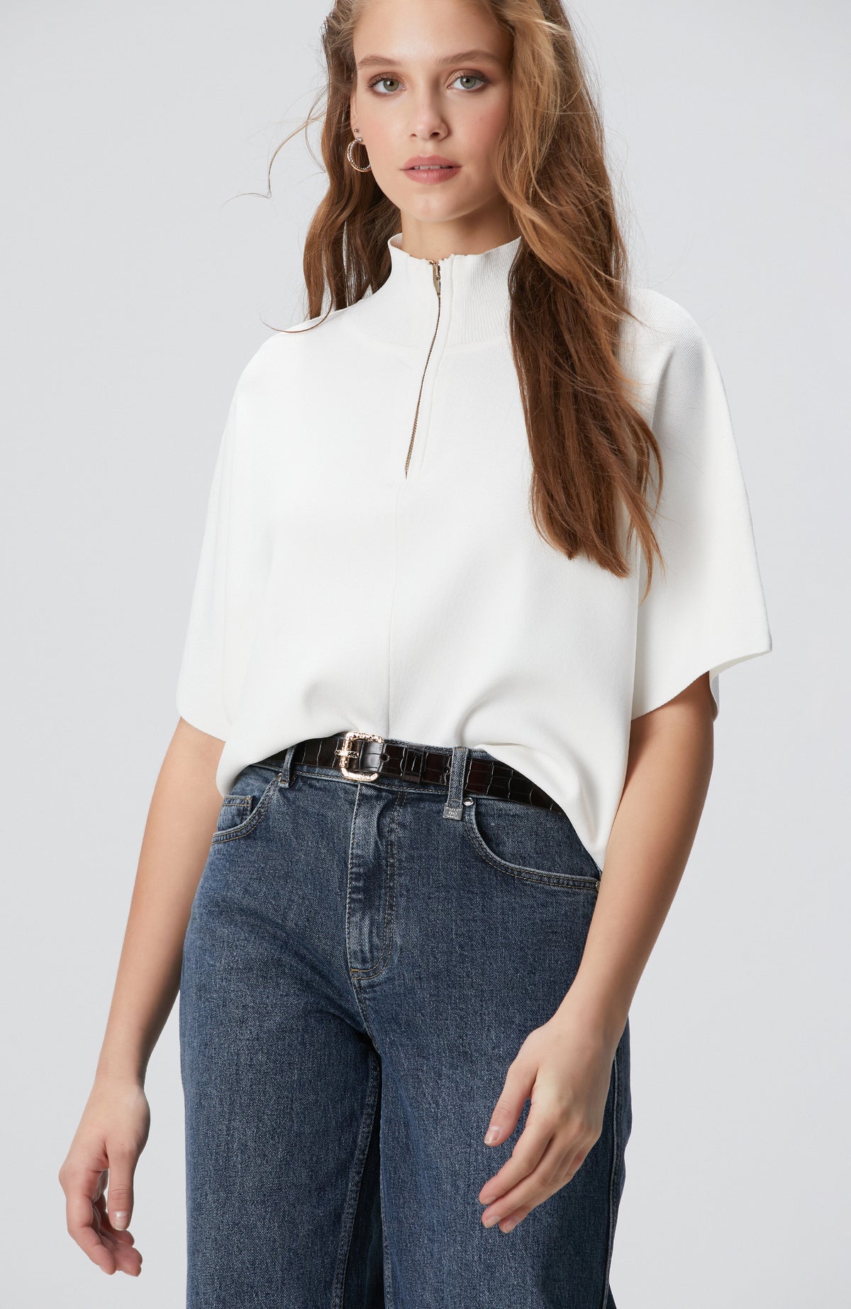 WOMEN'S Off-White Loose Form Basic Knit Sweater