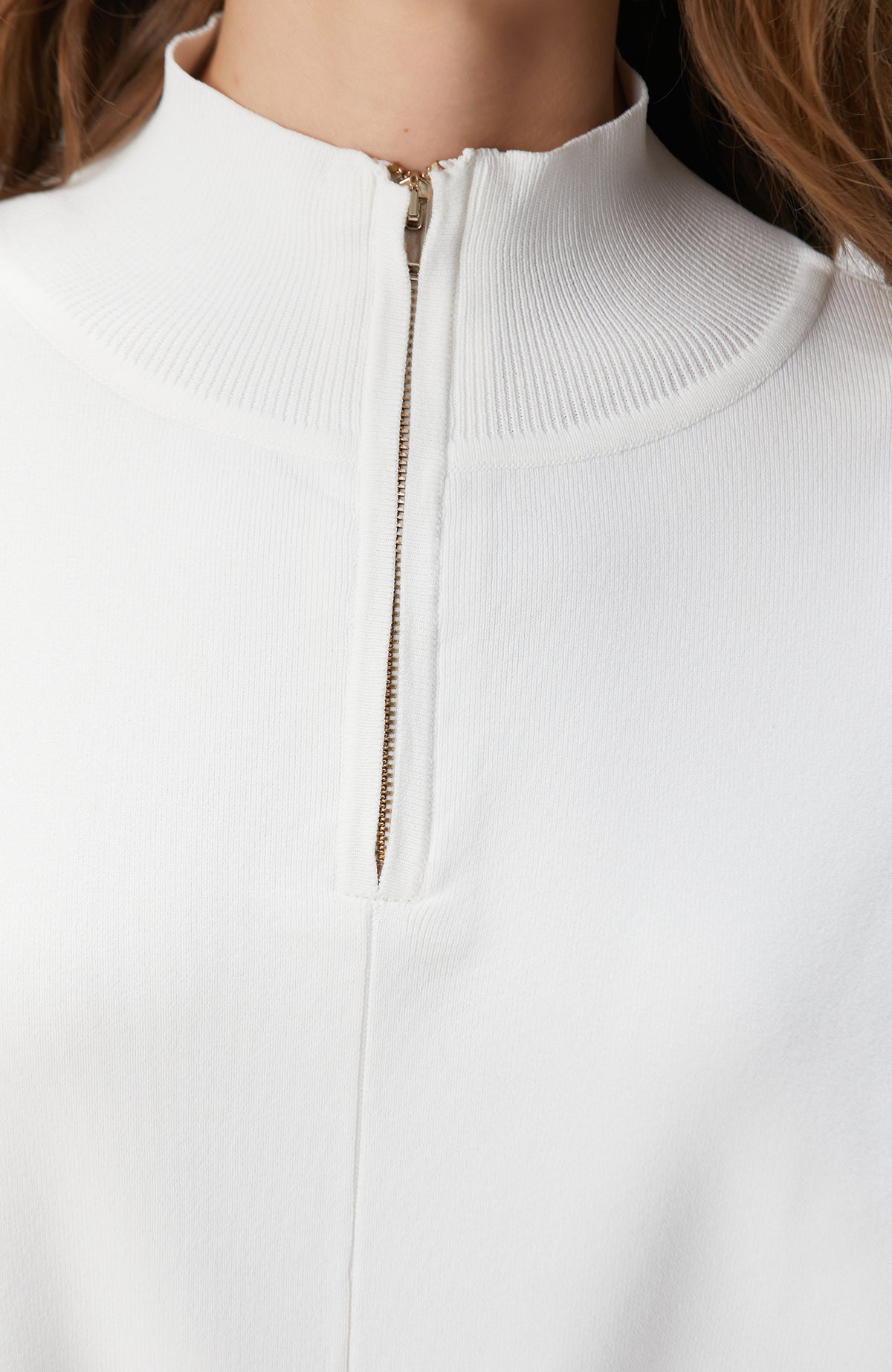 WOMEN'S Off-White Loose Form Basic Knit Sweater