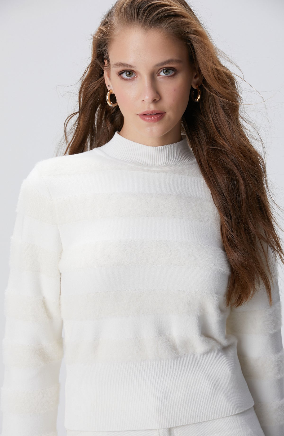 WOMEN'S Off-White Striped Knit Sweater