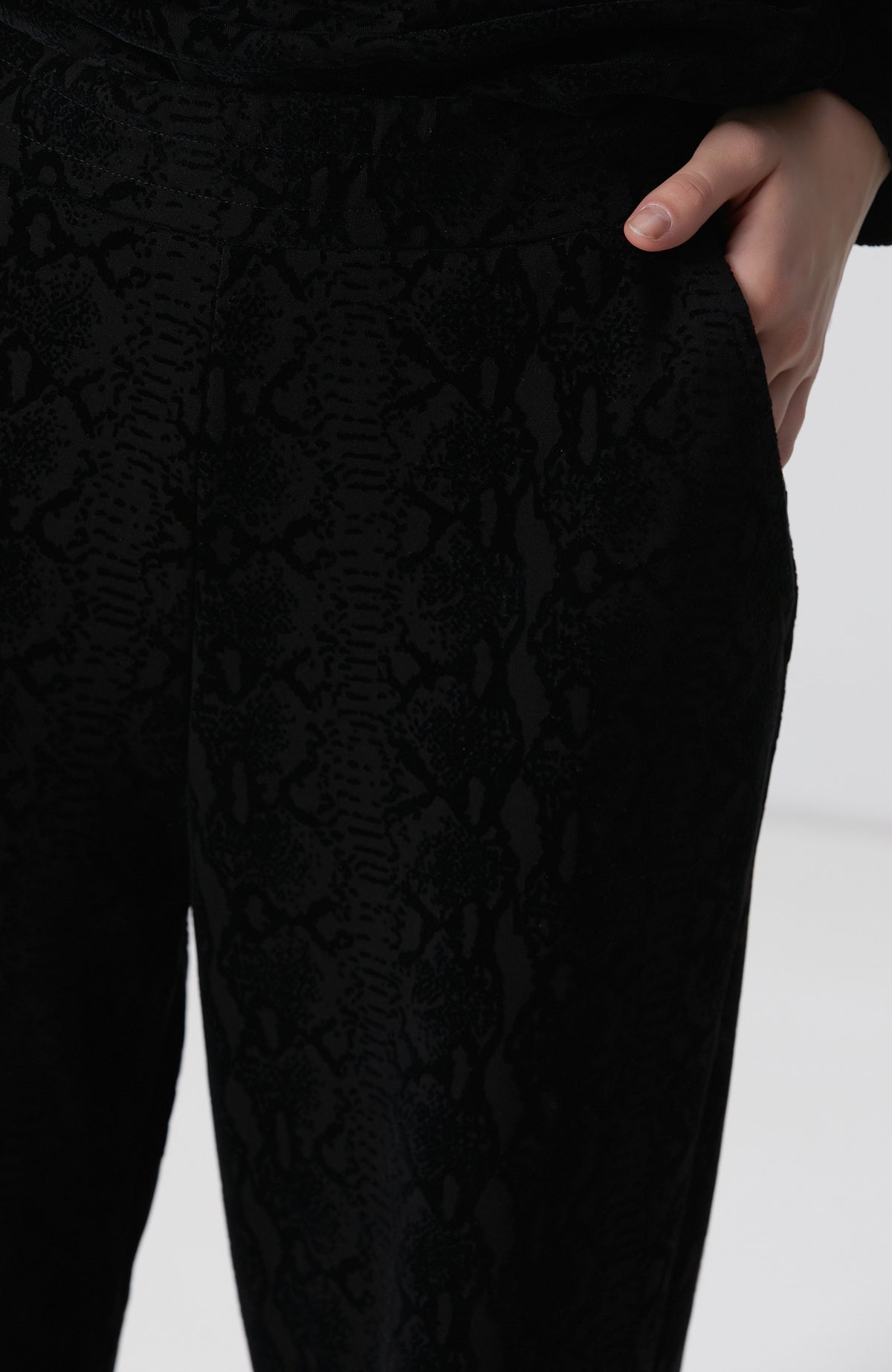 WOMEN'S Black Printed Tracksuit