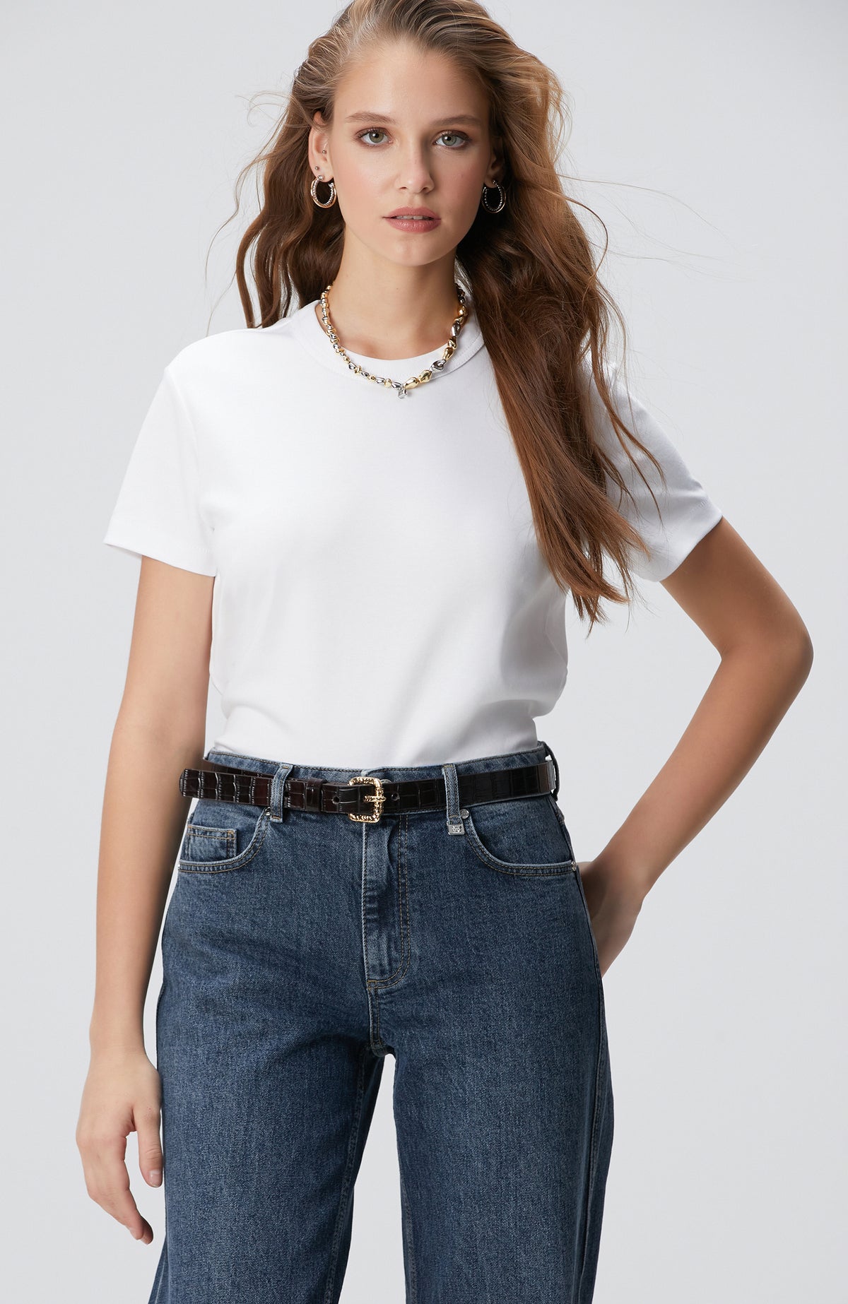 WOMEN'S Off-White Basic T-shirt