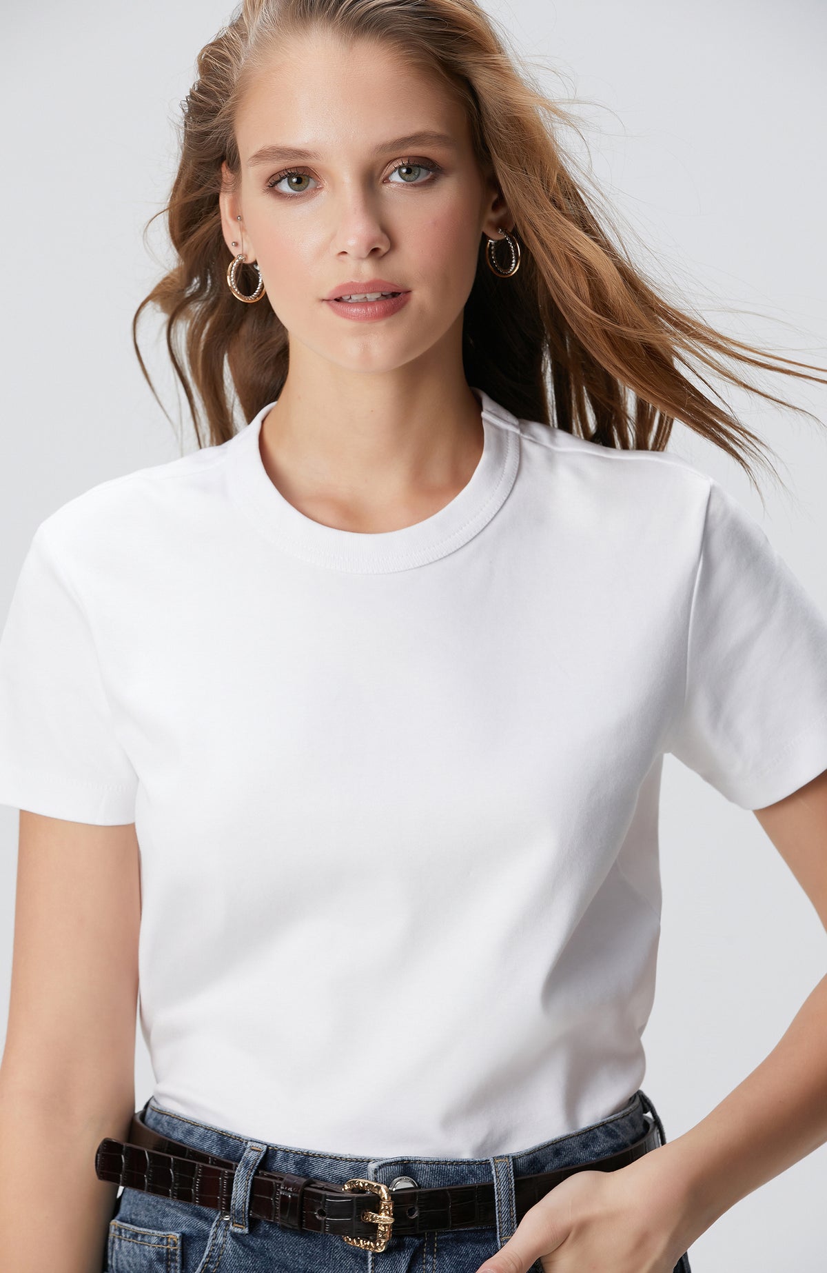 WOMEN'S Off-White Basic T-shirt