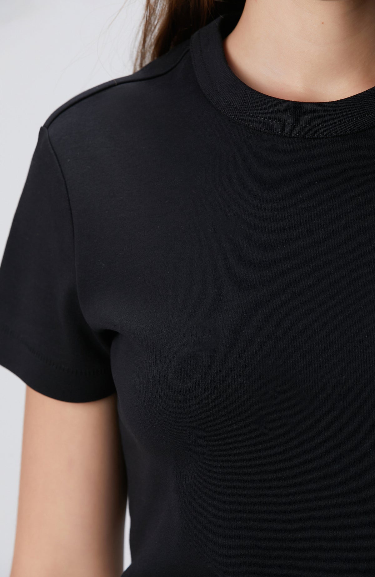 WOMEN'S Black Basic T-shirt
