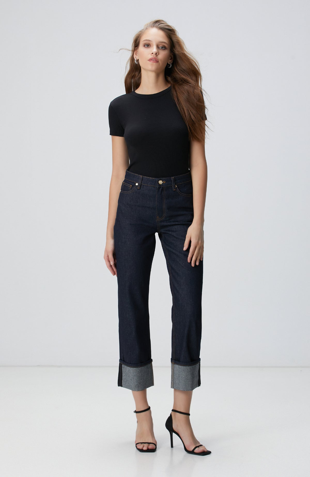 WOMEN'S Black T-shirt