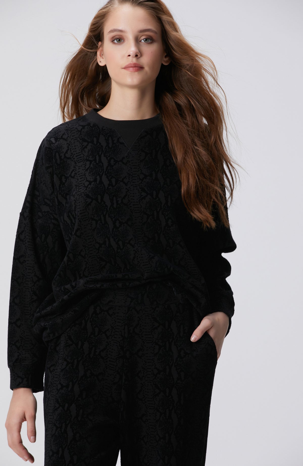 WOMEN'S Black Printed Sweatshirt